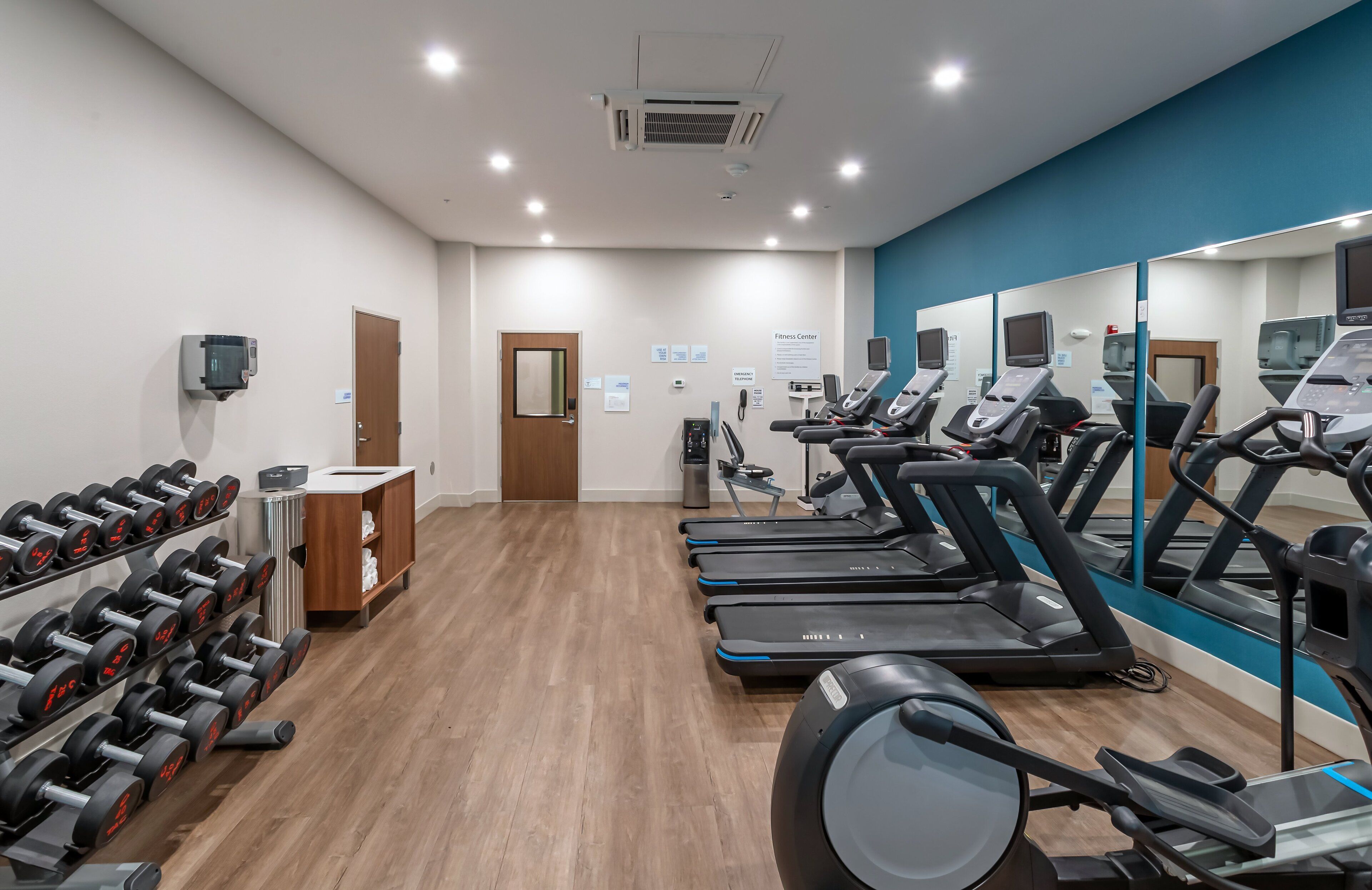 Holiday Inn Express & Suites Columbus-Worthington