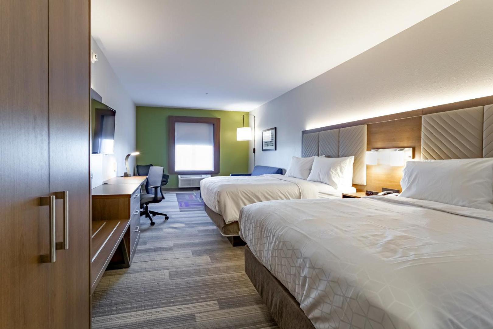 Holiday Inn Express & Suites Columbus-Worthington