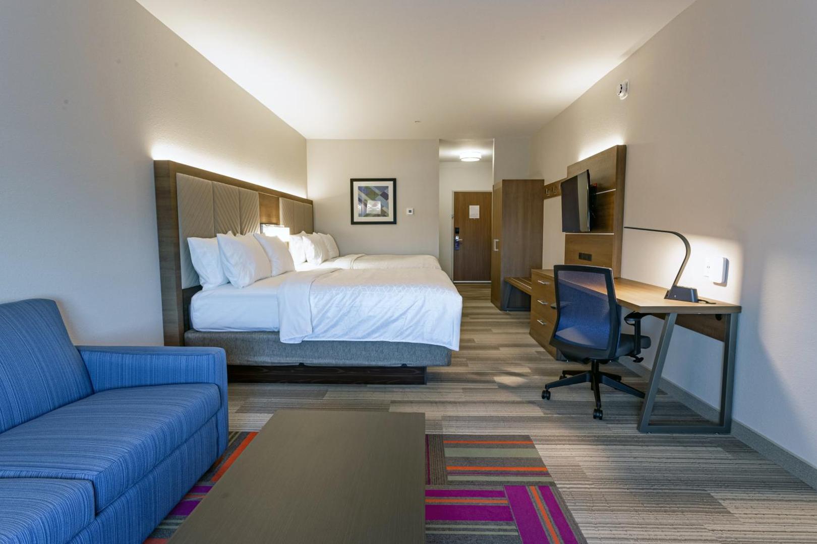 Holiday Inn Express & Suites Columbus-Worthington