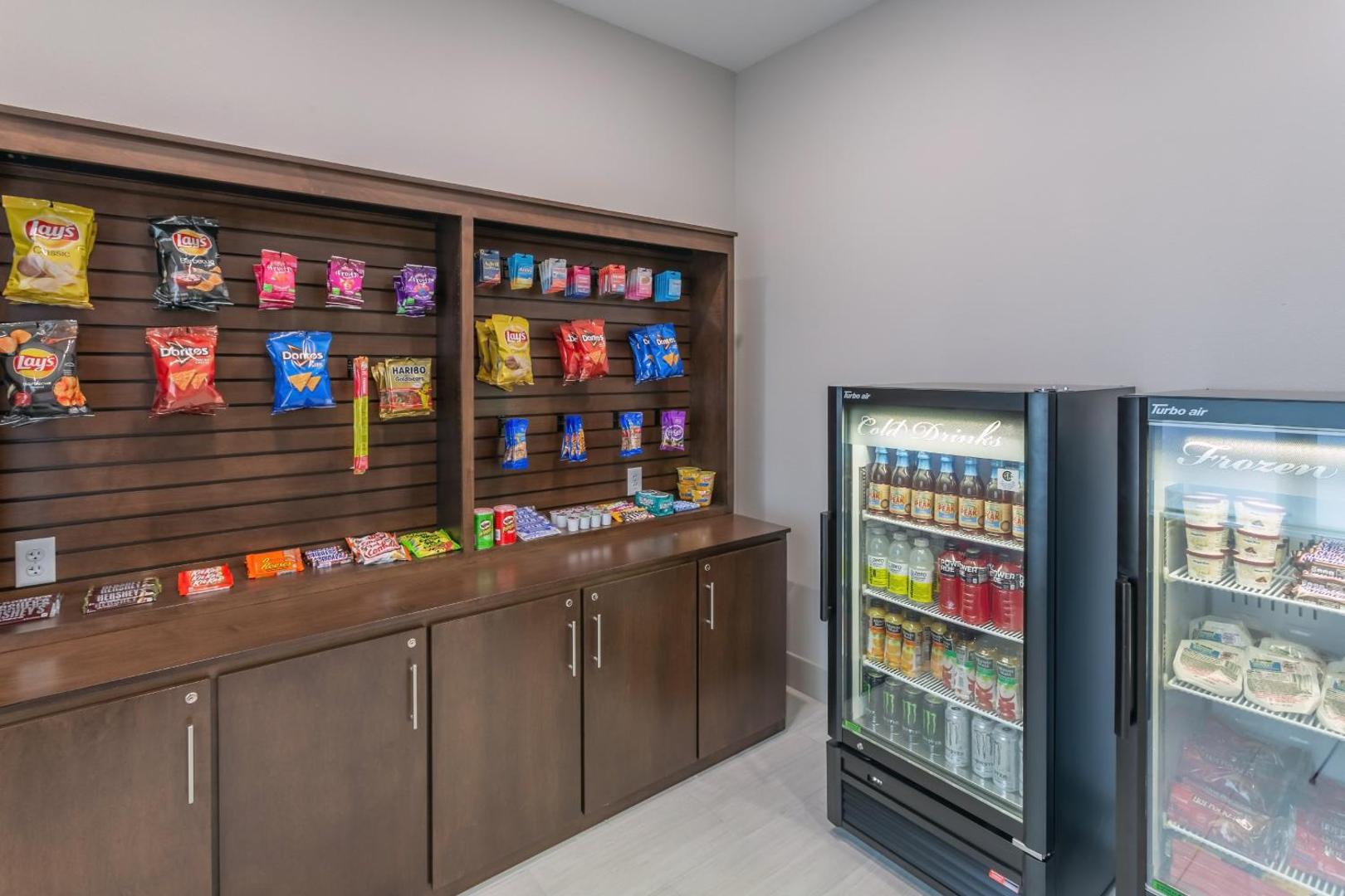 Holiday Inn Express & Suites Columbus-Worthington