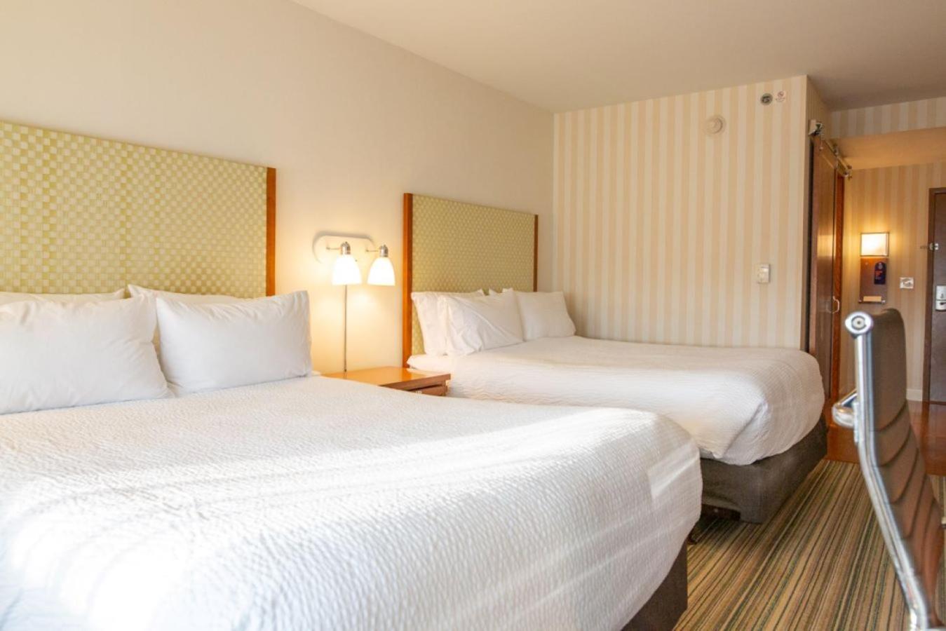 Holiday Inn Express Columbus Airport – Easton, an IHG Hotel