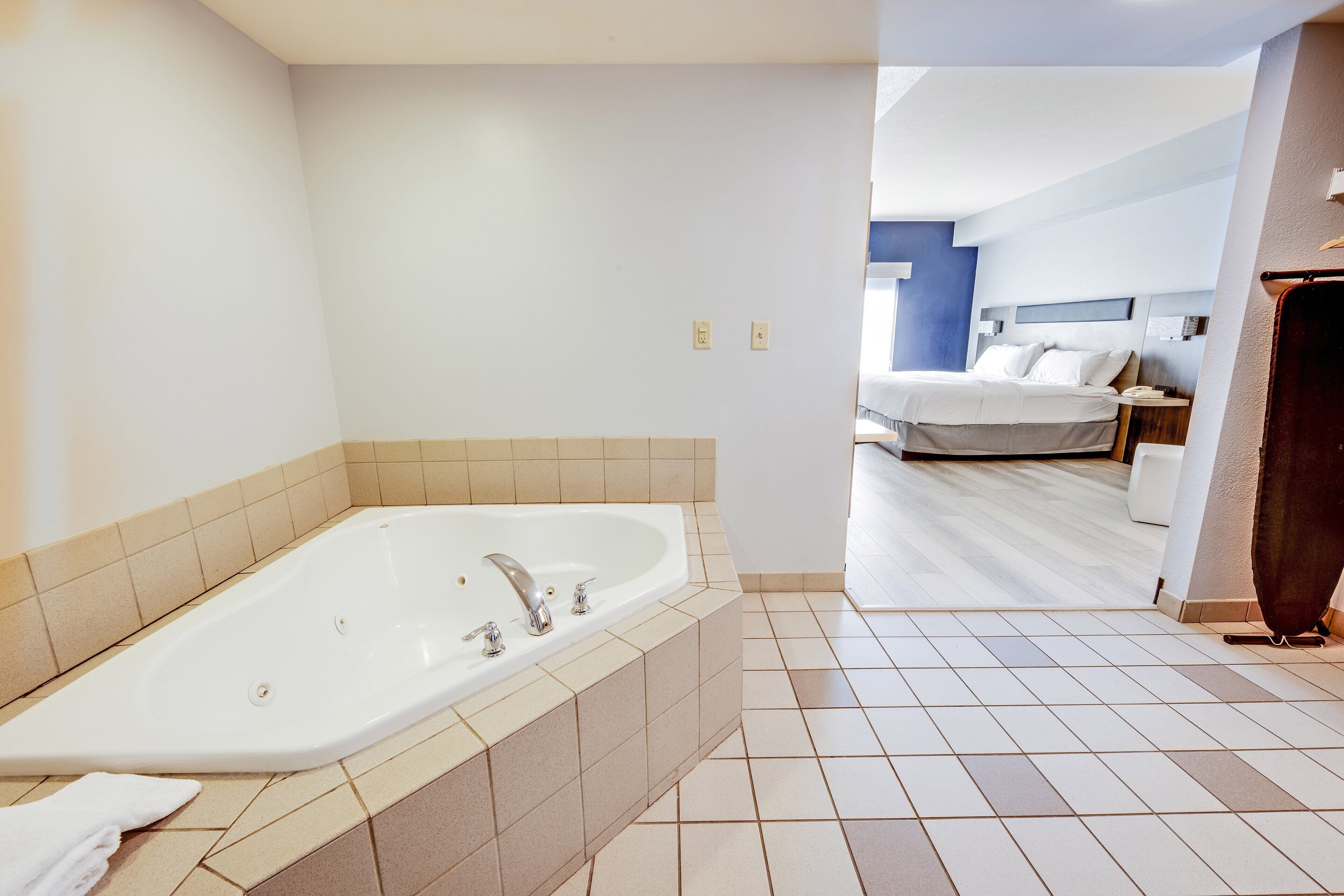 Holiday Inn Express & Suites Columbus OSU-Medical Center