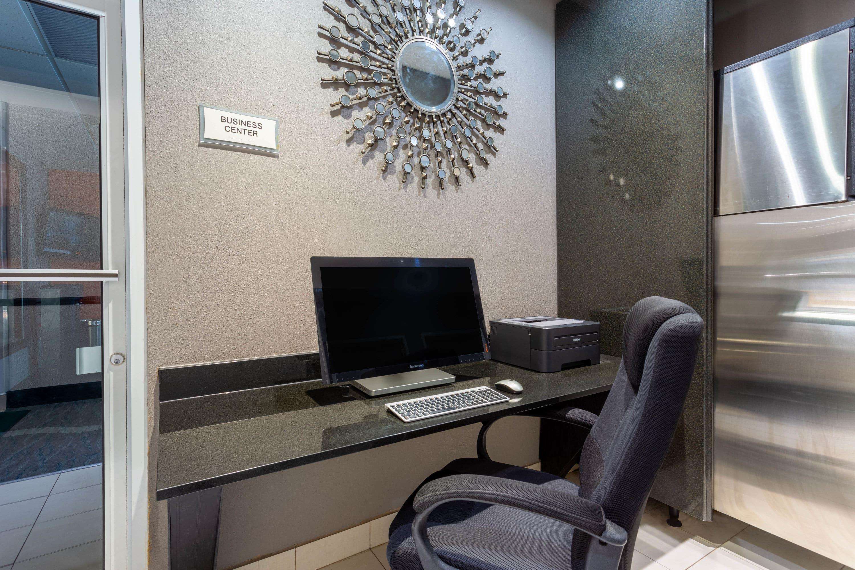 La Quinta Inn & Suites by Wyndham Columbus West - Hilliard