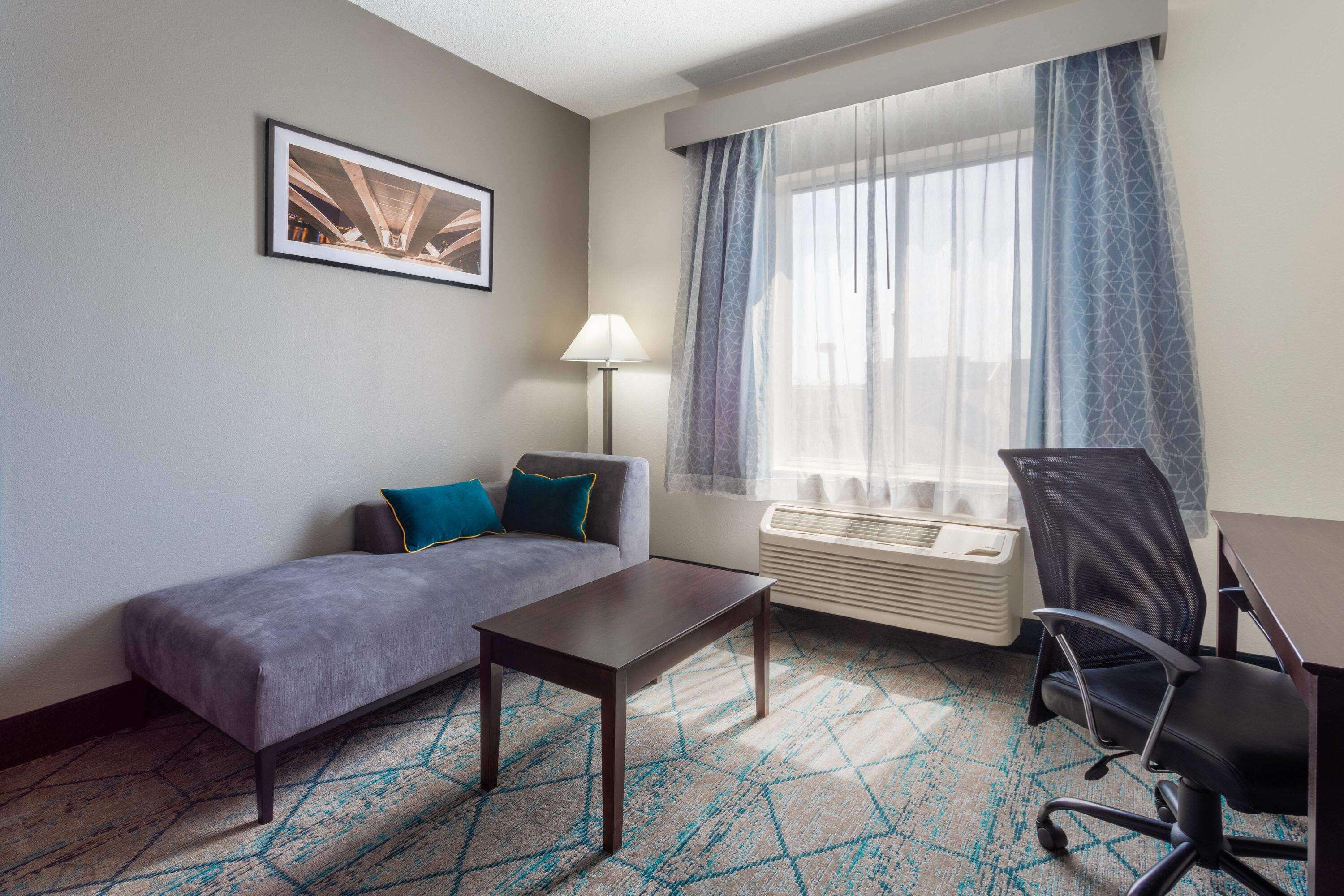 La Quinta Inn & Suites by Wyndham Columbus West - Hilliard
