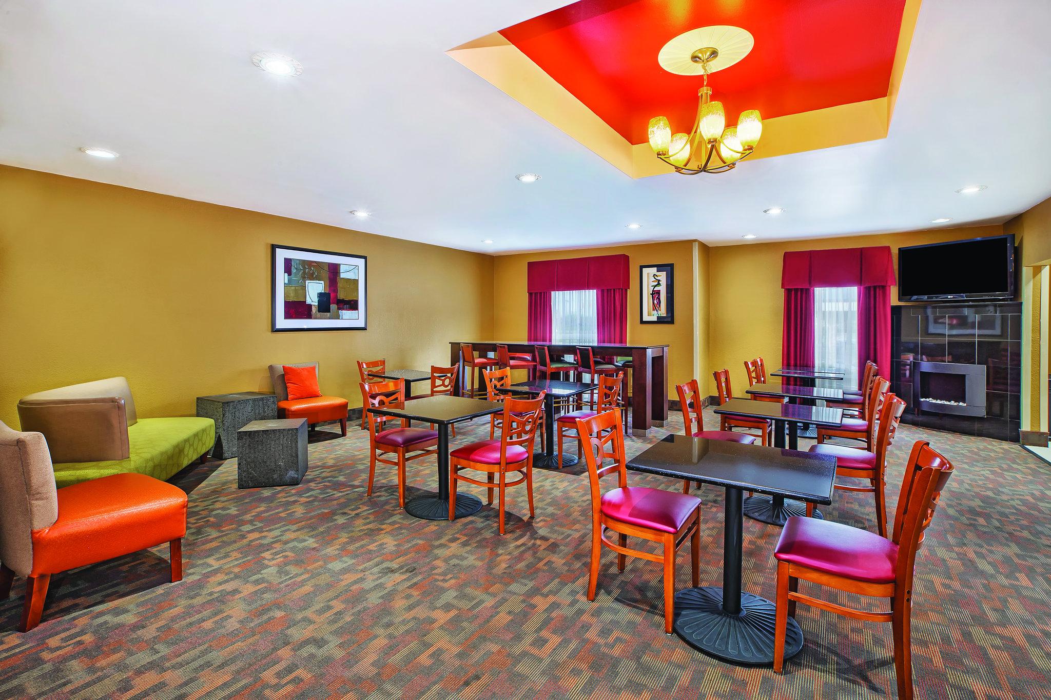 La Quinta Inn & Suites by Wyndham Columbus West - Hilliard
