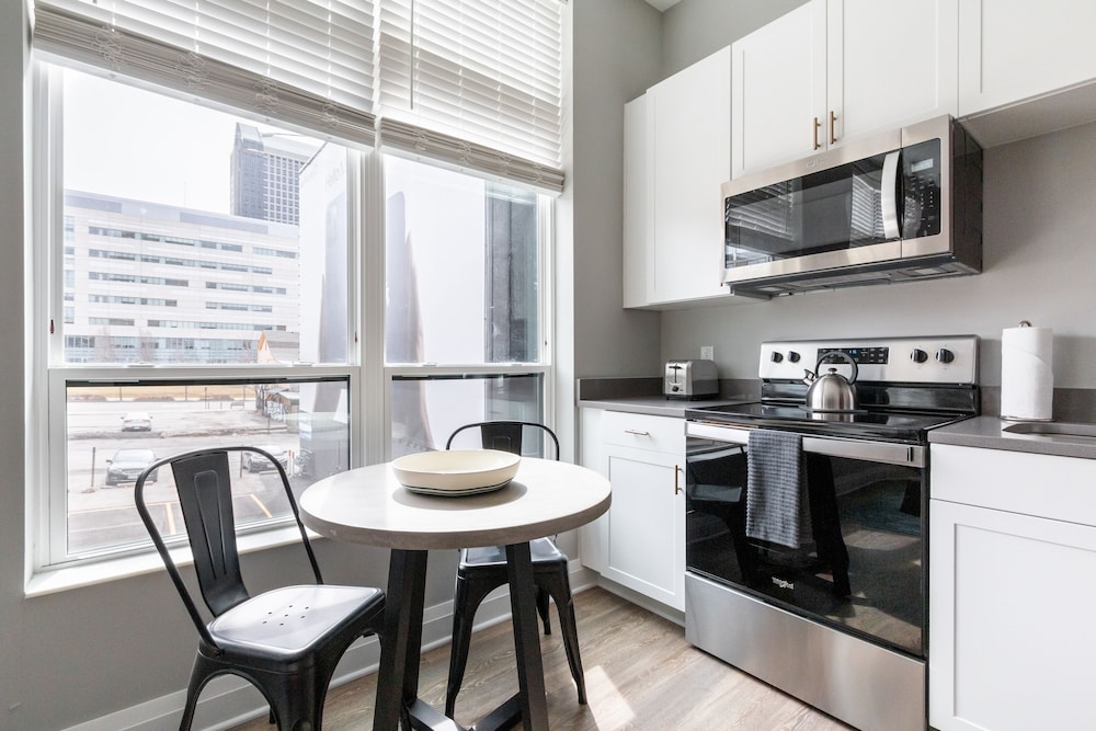 Mint House Columbus – Capitol Square