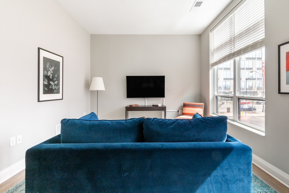 Mint House Columbus – Capitol Square