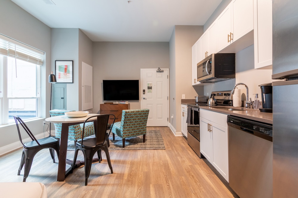 Mint House Columbus – Capitol Square