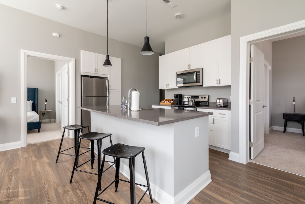 Mint House Columbus – Capitol Square