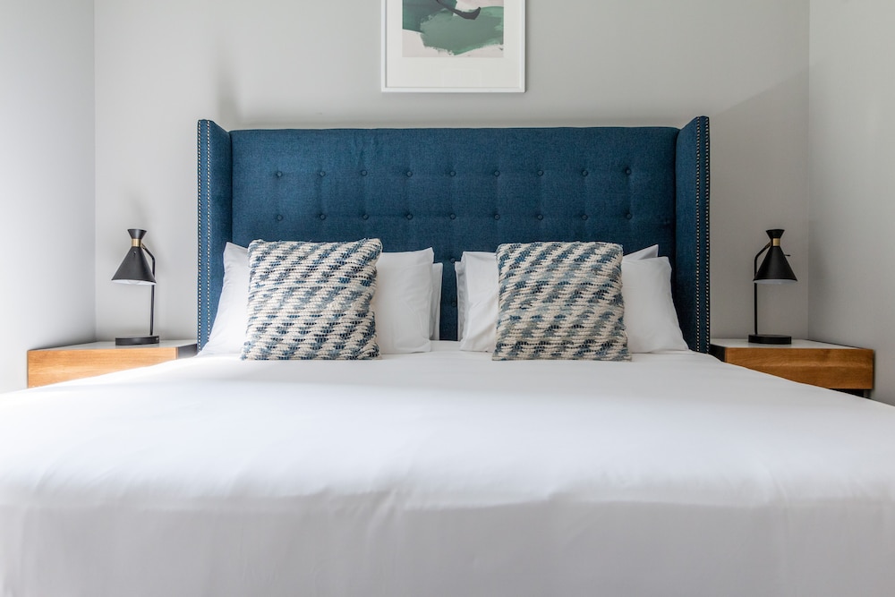 Mint House Columbus – Capitol Square