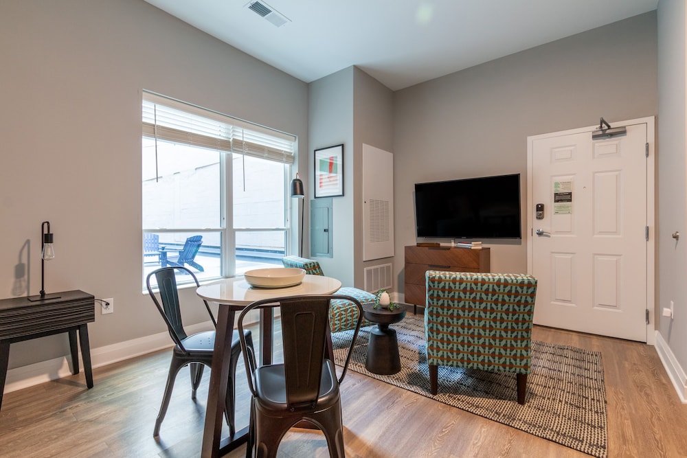 Mint House Columbus – Capitol Square