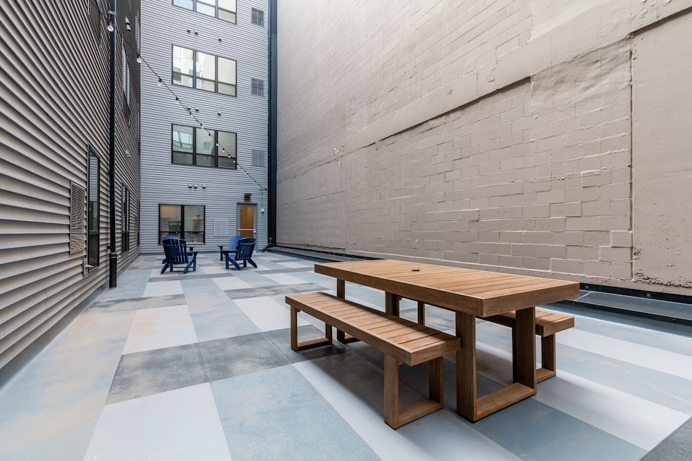 Mint House Columbus – Capitol Square