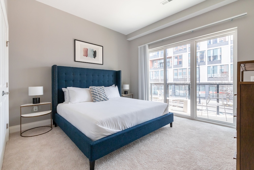 Mint House Columbus – Capitol Square