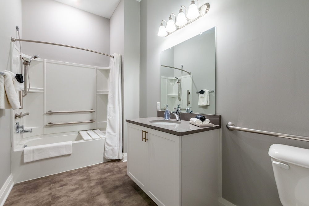 Mint House Columbus – Capitol Square