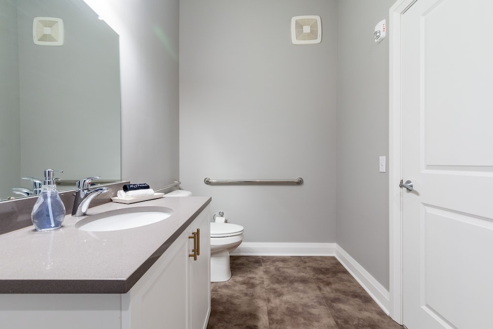 Mint House Columbus – Capitol Square