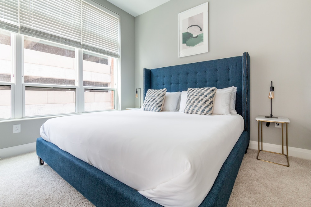 Mint House Columbus – Capitol Square