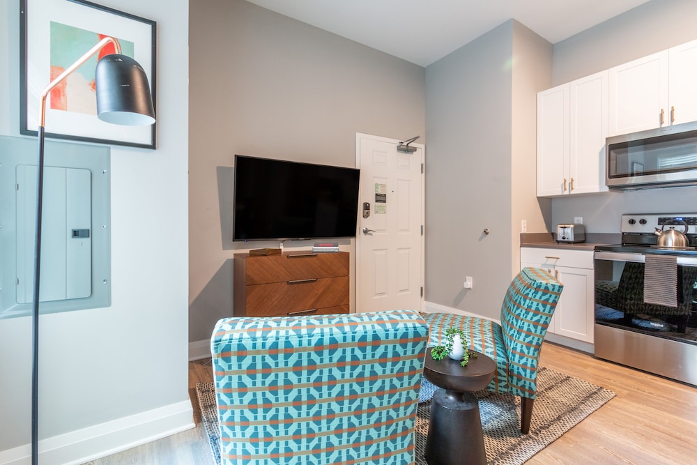 Mint House Columbus – Capitol Square