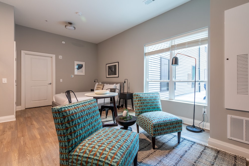 Mint House Columbus – Capitol Square