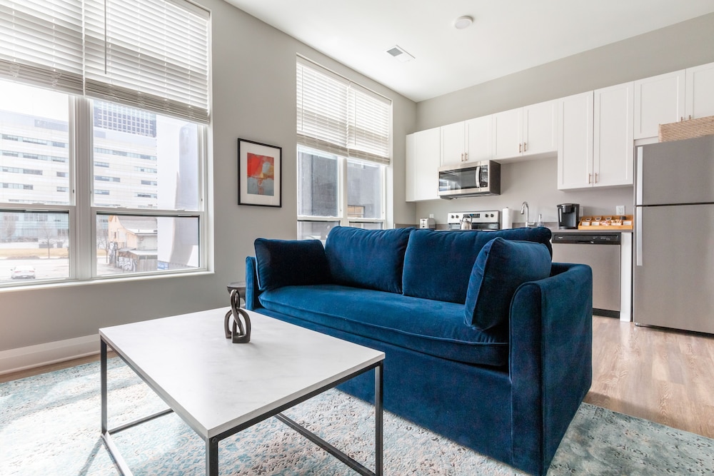 Mint House Columbus – Capitol Square