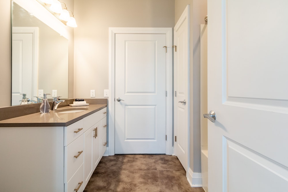 Mint House Columbus – Capitol Square