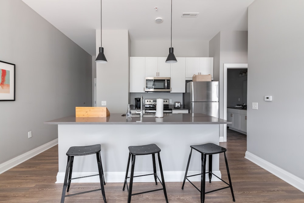 Mint House Columbus – Capitol Square