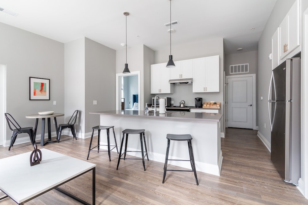 Mint House Columbus – Capitol Square