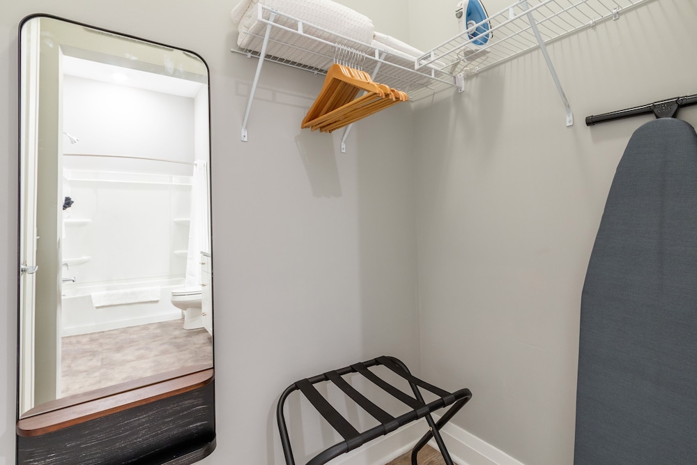 Mint House Columbus – Capitol Square