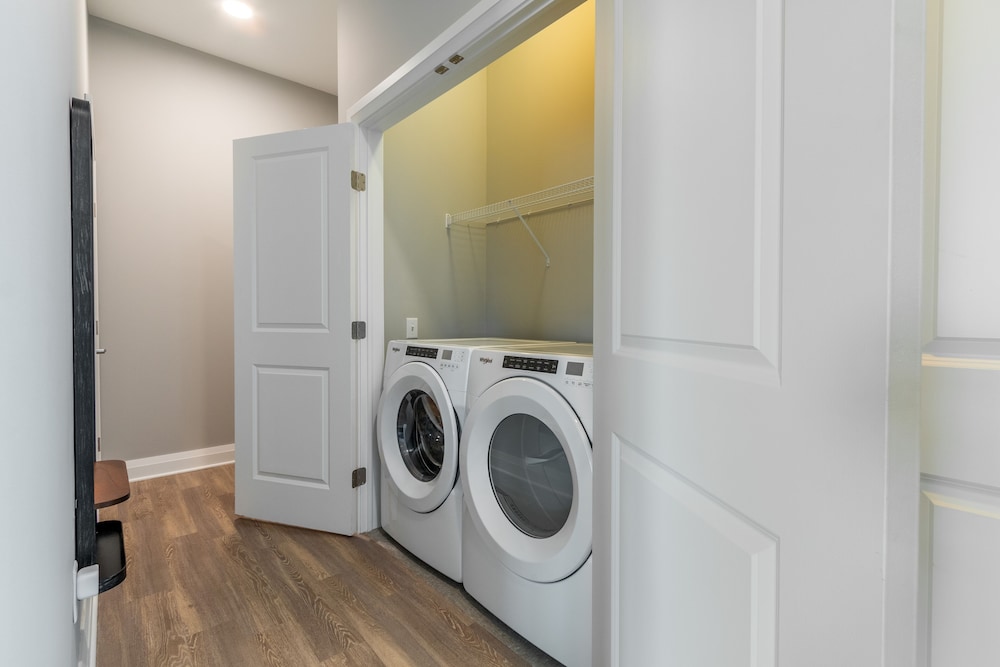 Mint House Columbus – Capitol Square