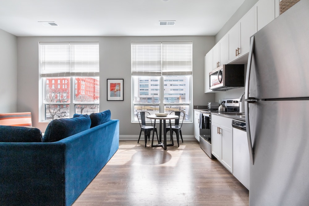 Mint House Columbus – Capitol Square