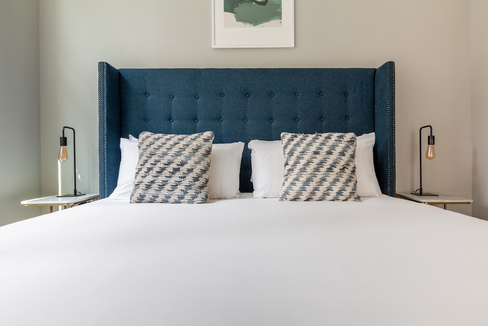 Mint House Columbus – Capitol Square