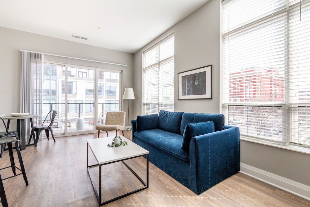 Mint House Columbus – Capitol Square