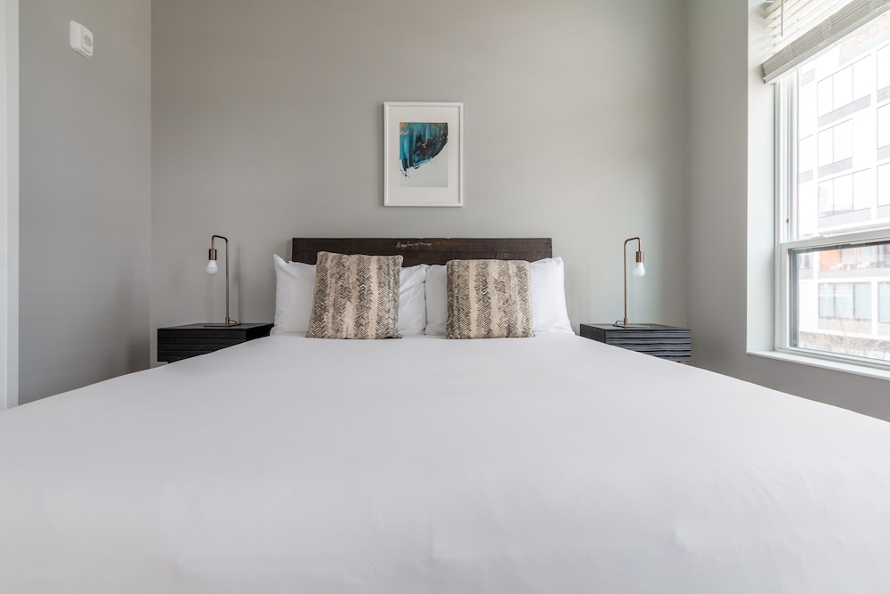 Mint House Columbus – Capitol Square