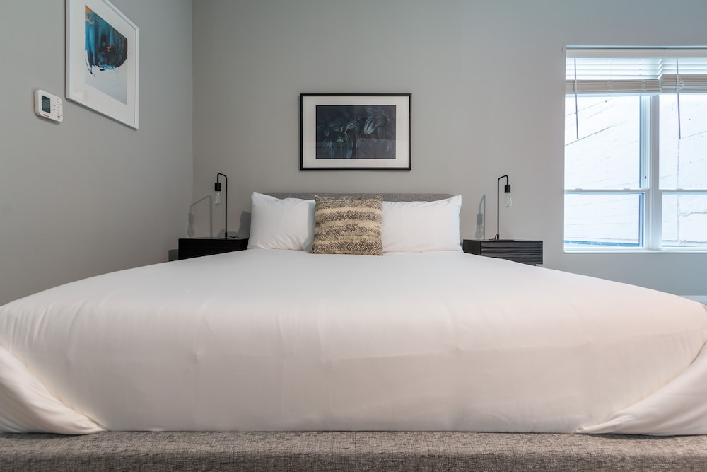 Mint House Columbus – Capitol Square