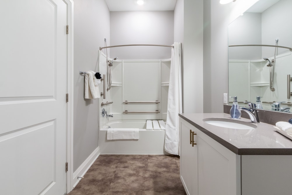 Mint House Columbus – Capitol Square