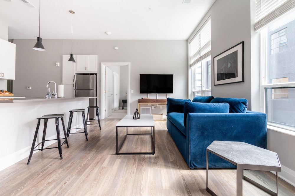 Mint House Columbus – Capitol Square