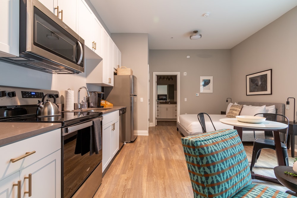 Mint House Columbus – Capitol Square