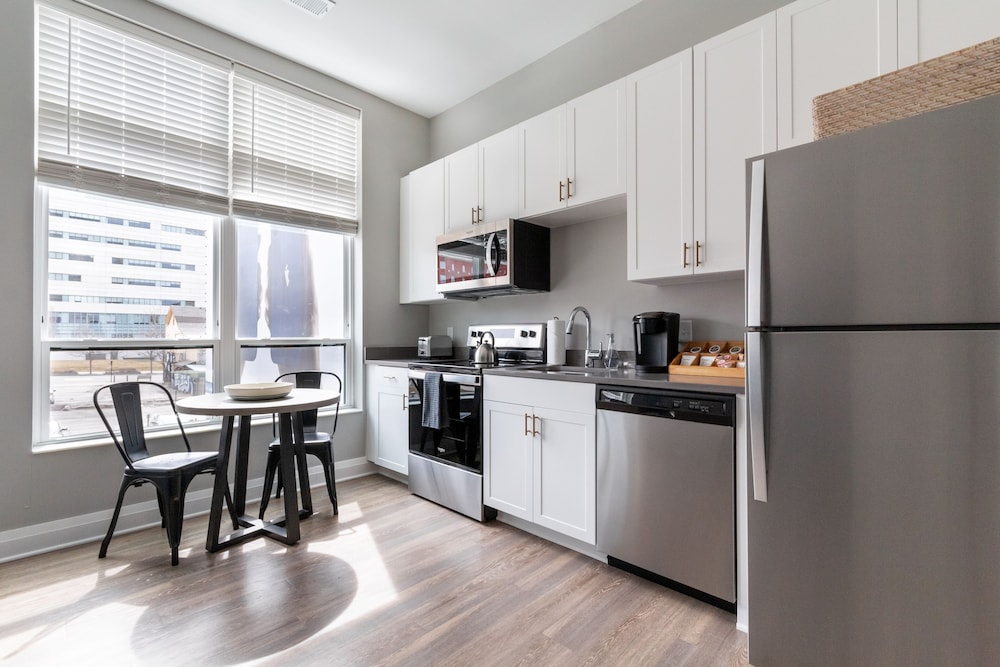 Mint House Columbus – Capitol Square