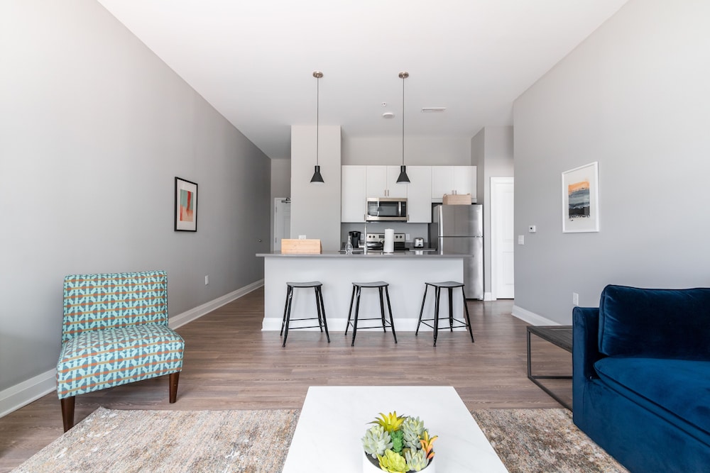 Mint House Columbus – Capitol Square