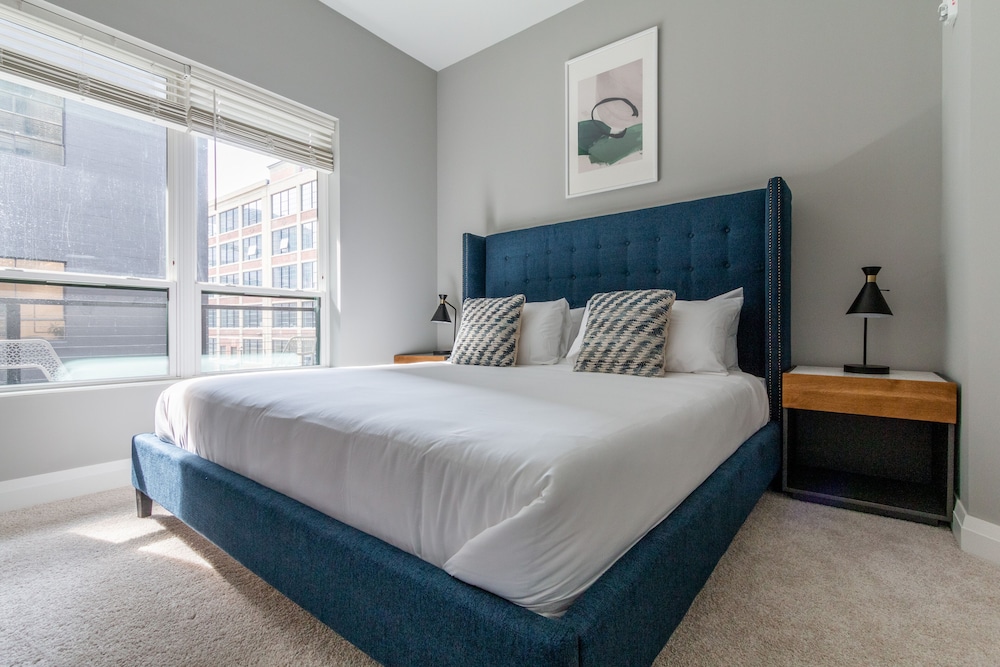 Mint House Columbus – Capitol Square