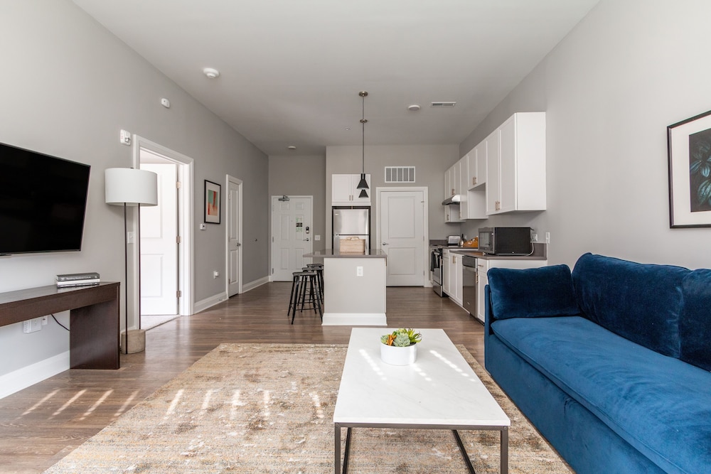 Mint House Columbus – Capitol Square