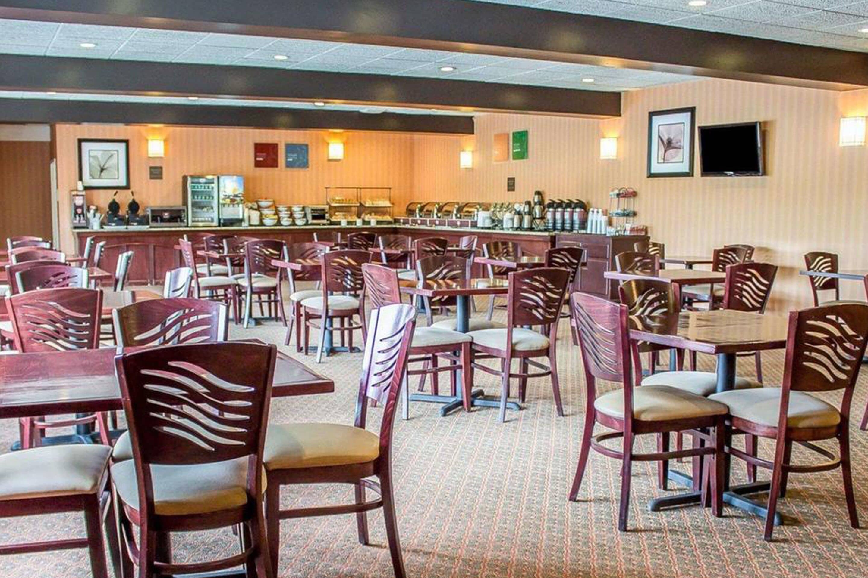 Howard Johnson by Wyndham Columbus State Fairgrounds I-71