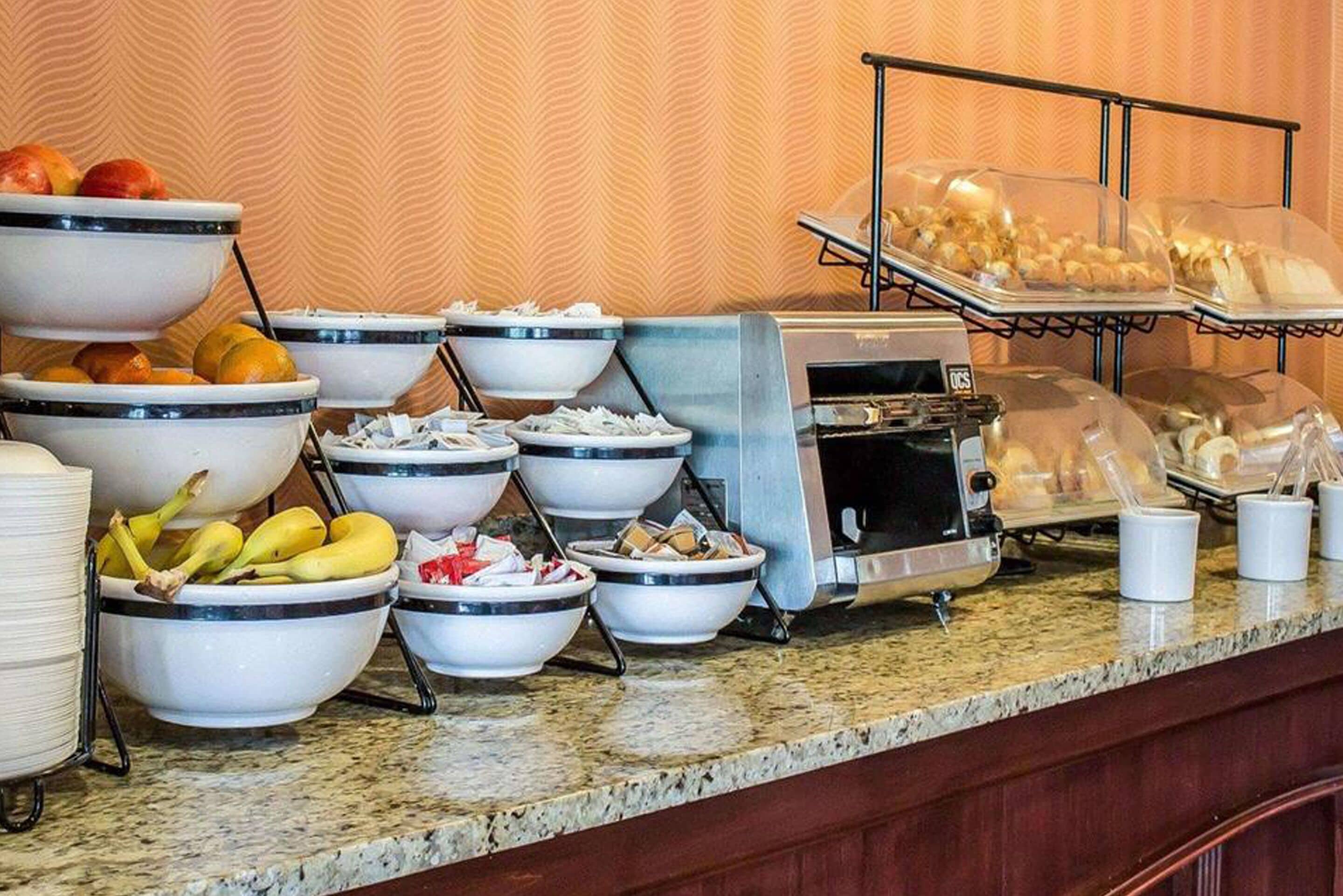 Howard Johnson by Wyndham Columbus State Fairgrounds I-71