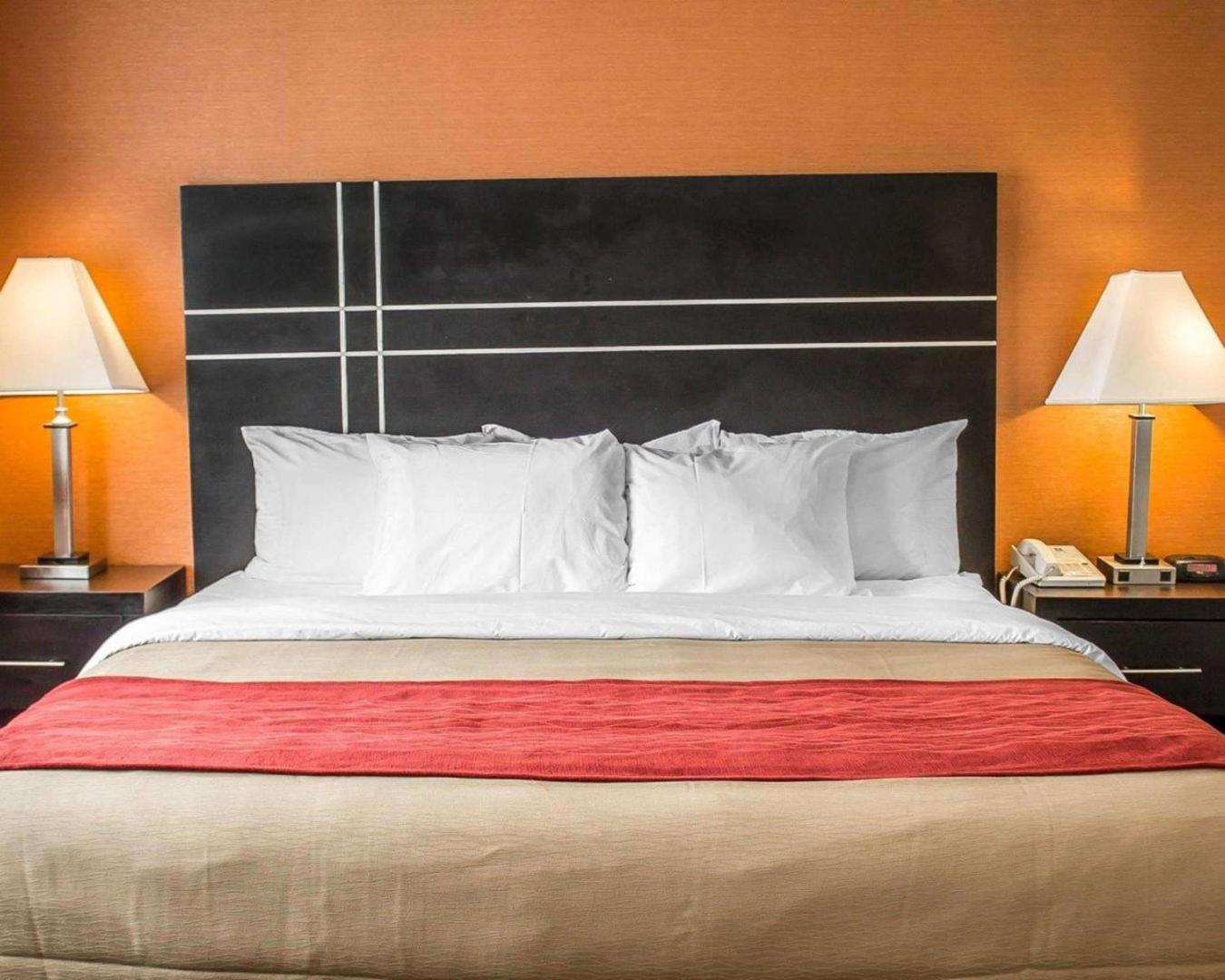 Howard Johnson by Wyndham Columbus State Fairgrounds I-71