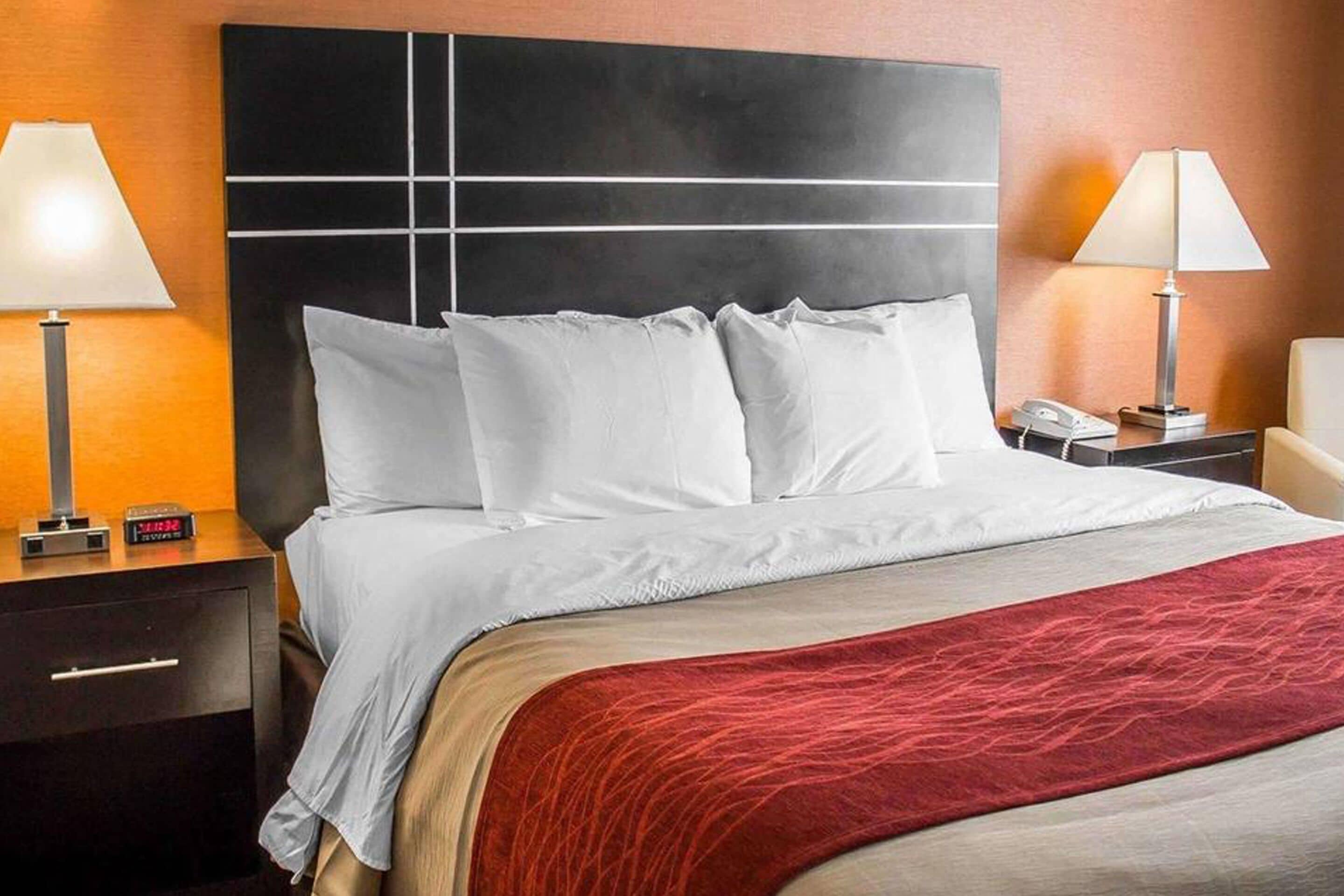 Howard Johnson by Wyndham Columbus State Fairgrounds I-71