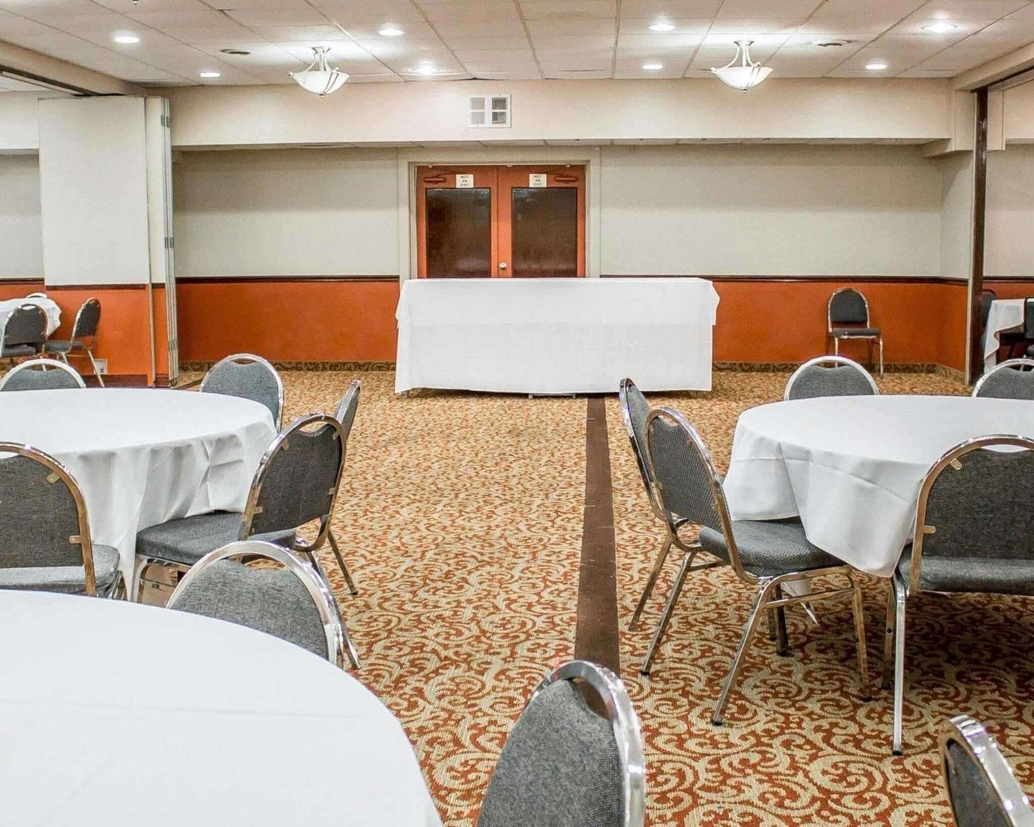 Howard Johnson by Wyndham Columbus State Fairgrounds I-71