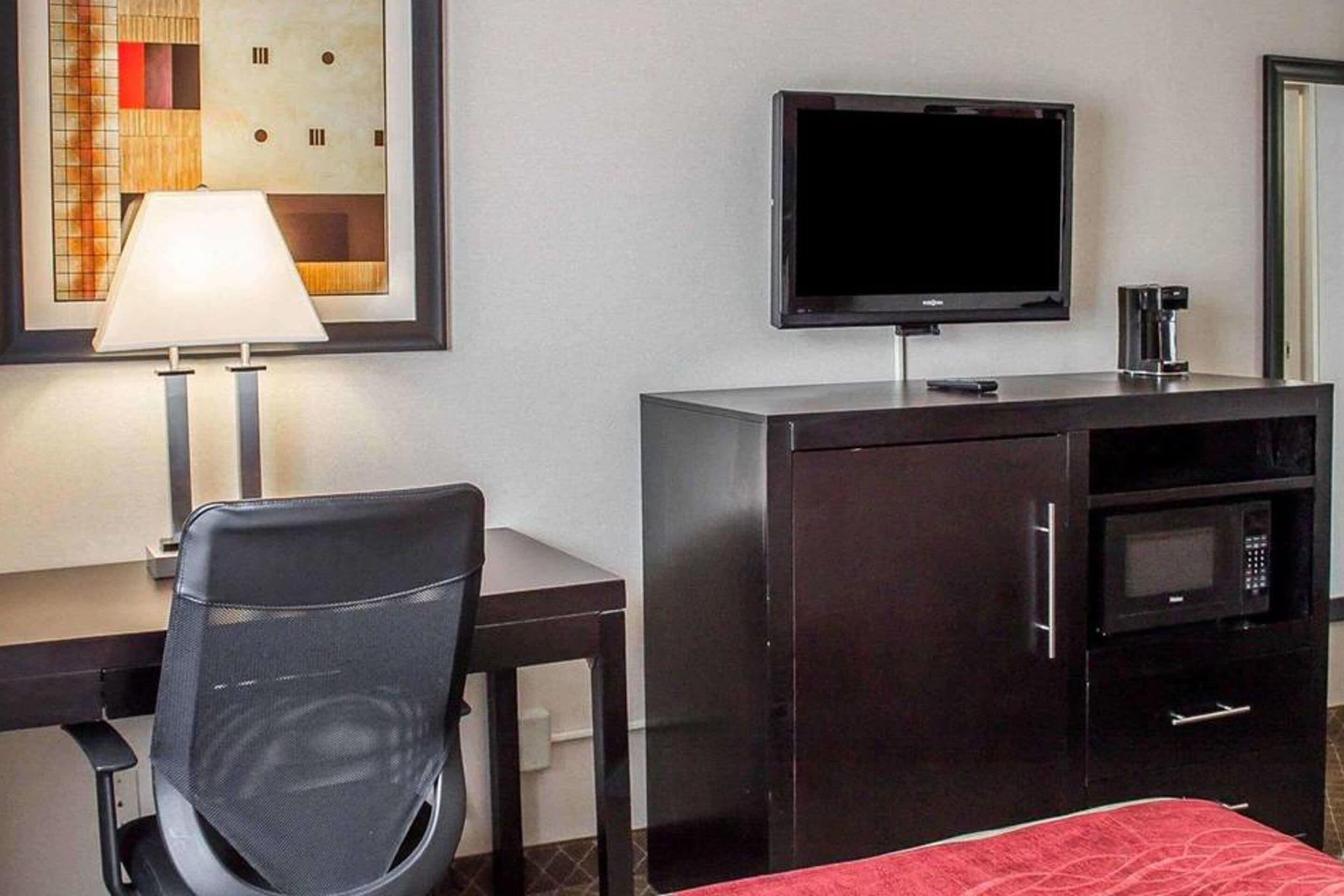 Howard Johnson by Wyndham Columbus State Fairgrounds I-71