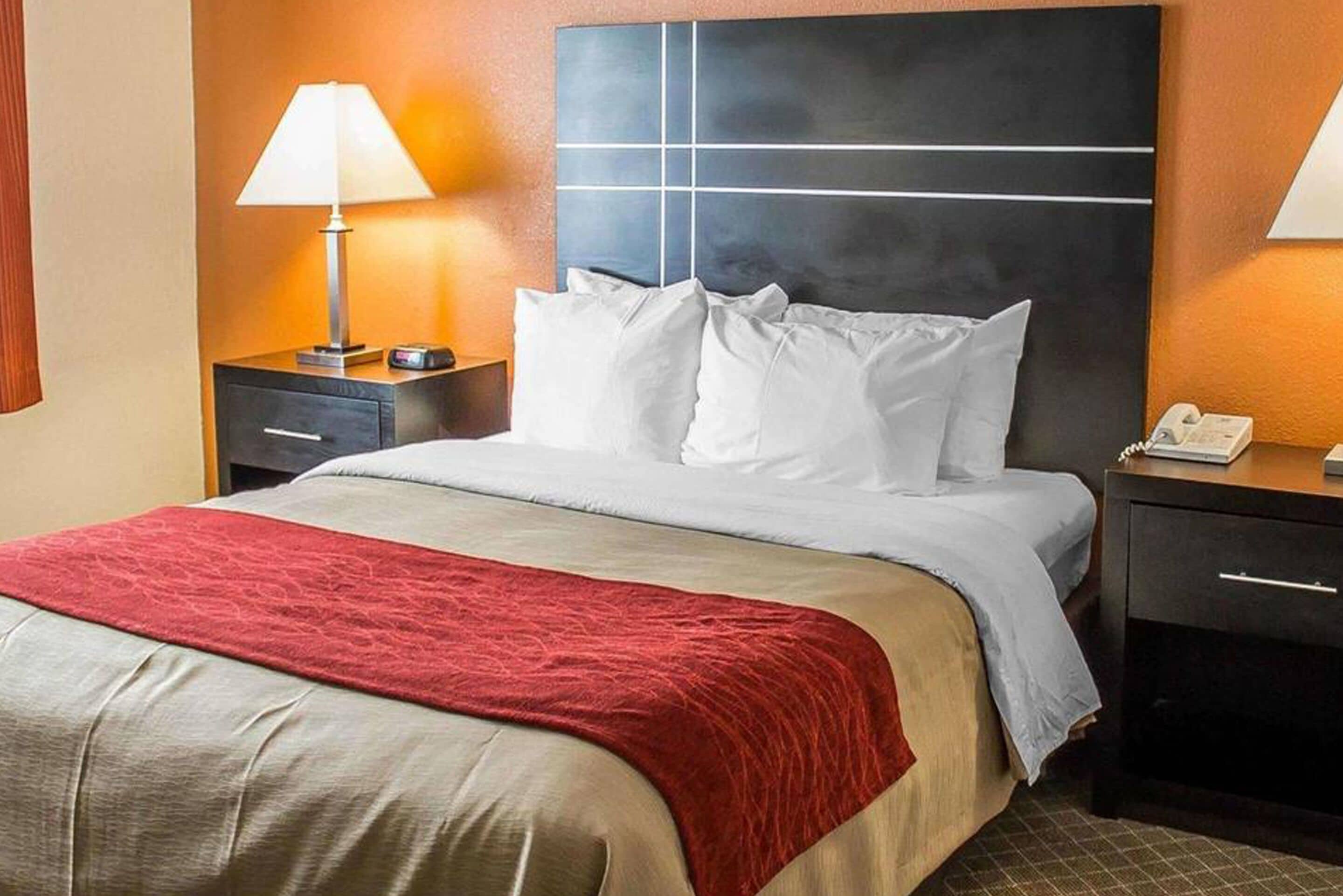 Howard Johnson by Wyndham Columbus State Fairgrounds I-71