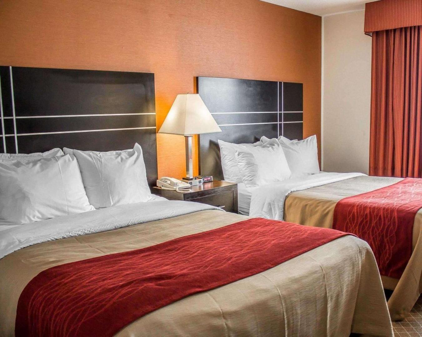 Howard Johnson by Wyndham Columbus State Fairgrounds I-71