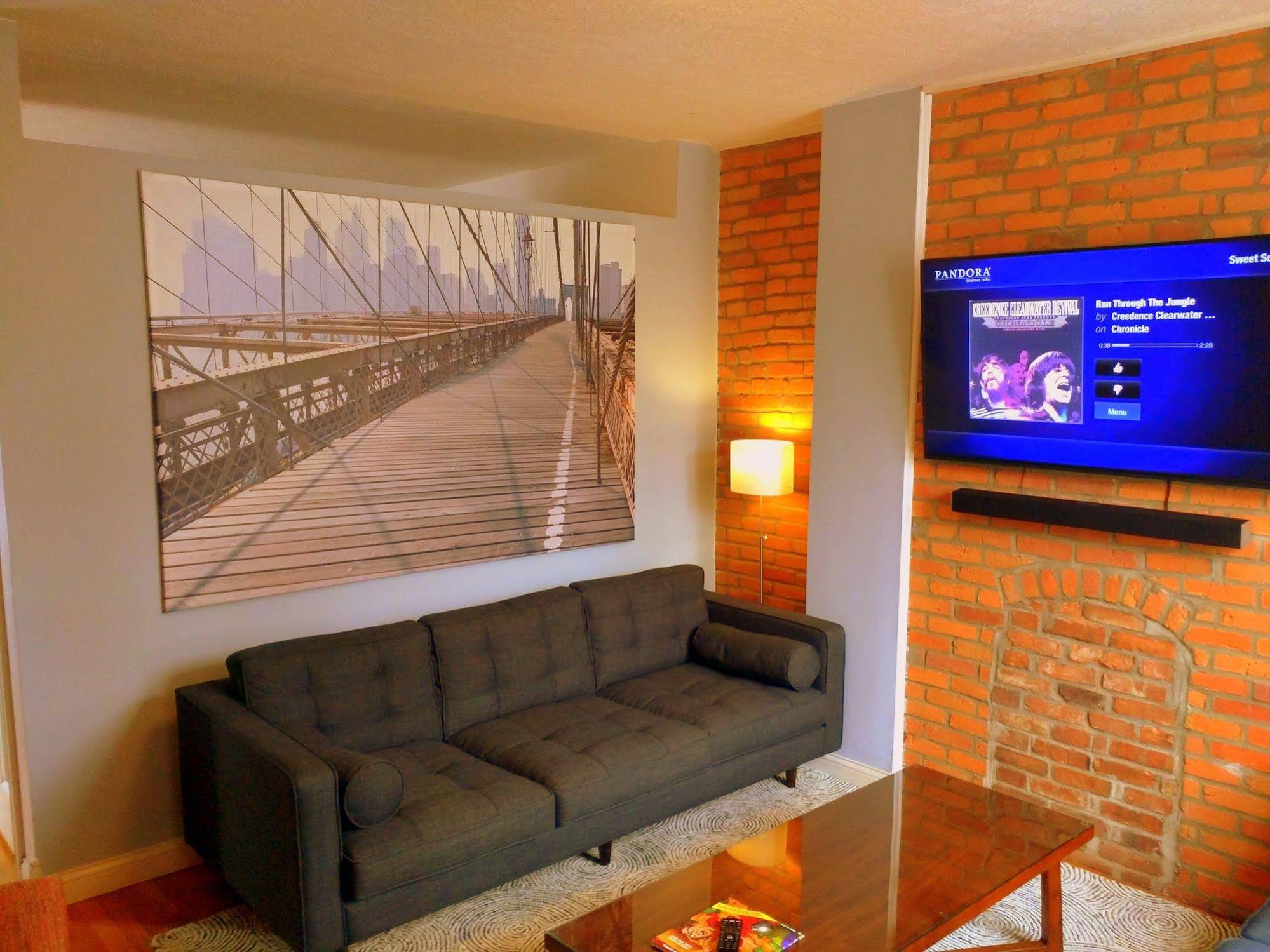 Short North Guesthouse