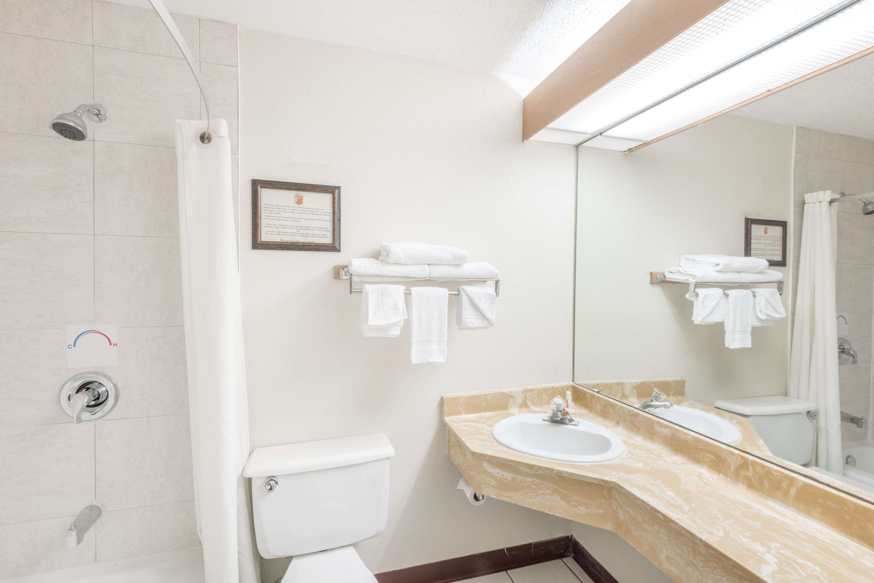 Super 8 by Wyndham Columbus